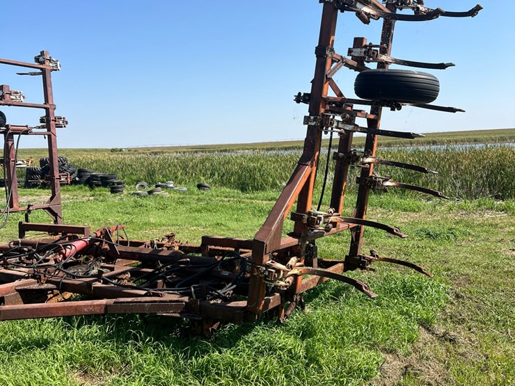 28’-chisel-plow-image-17