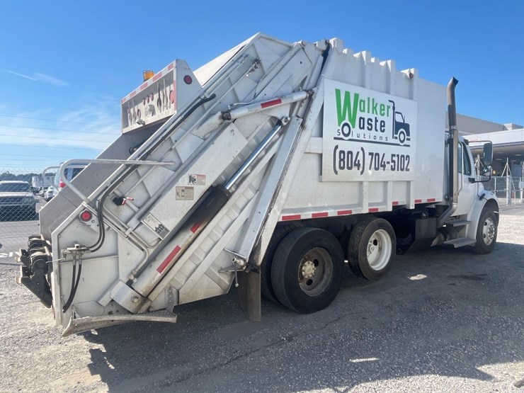2005-freightliner-m2-20yd-rear-load-refuse-truck-image-3