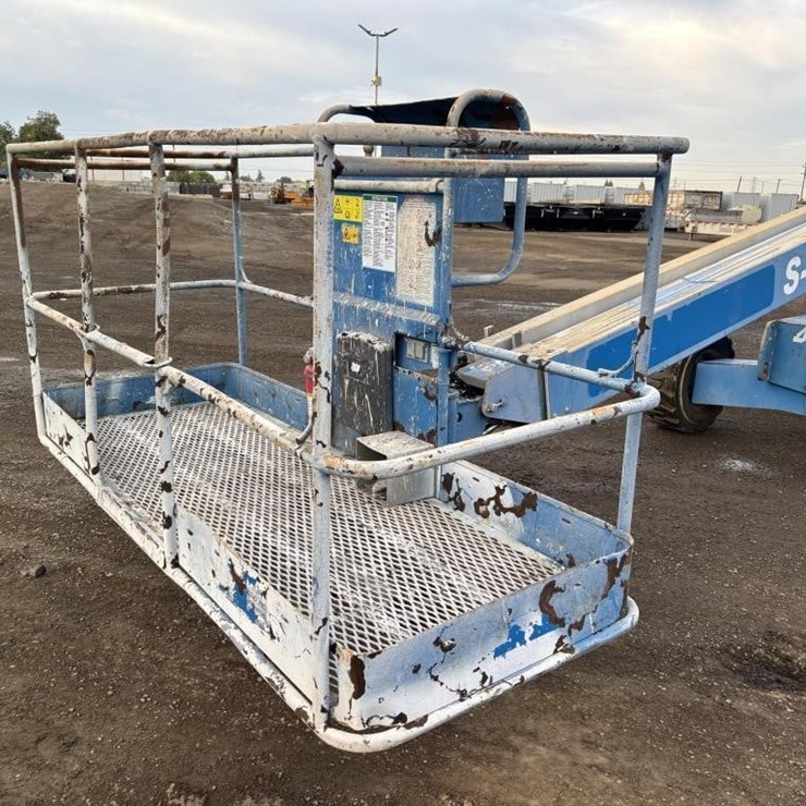2013 GENIE S40