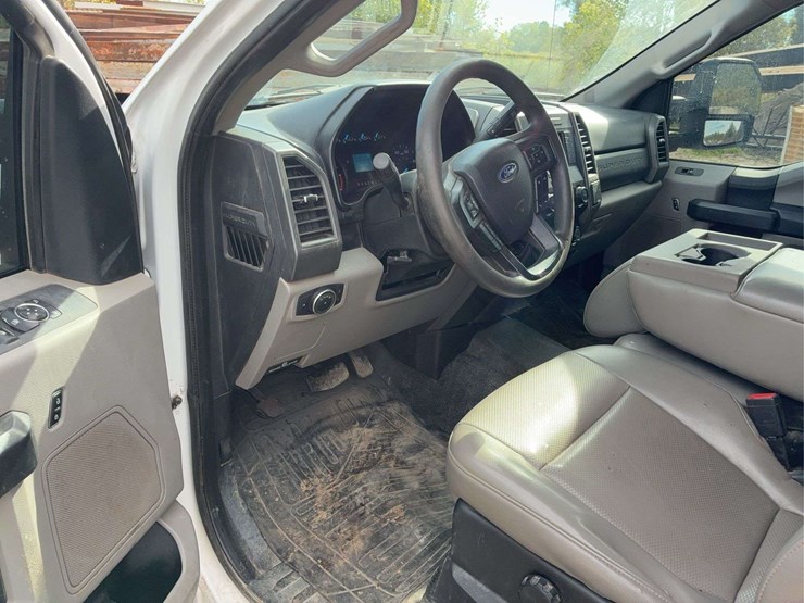 2021-ford-f250-image-22