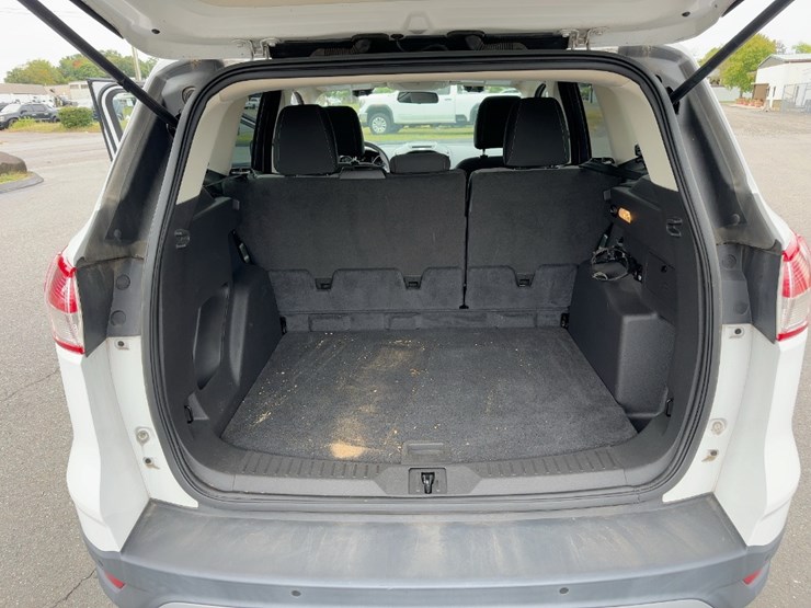 2016-ford-escape-se-image-13