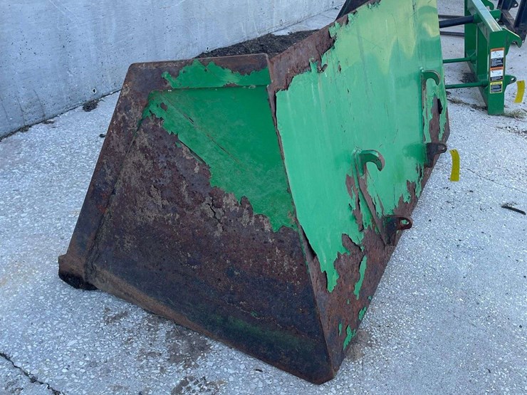 7'-euro-style-high-capacity-loader-bucket-image-6