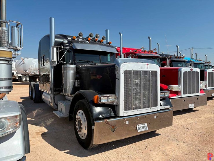 2002-peterbilt-379-image-3