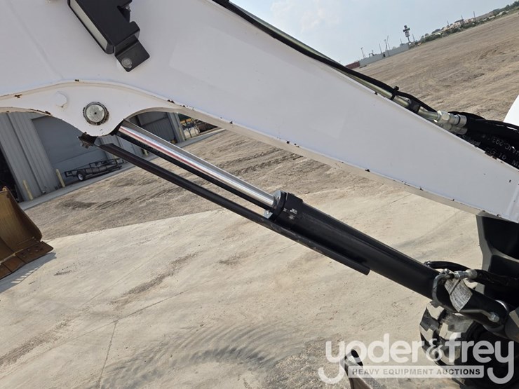 2021-bobcat-e35-image-29