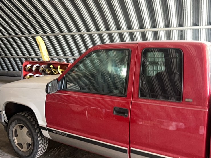1998-chevrolet-half-ton-four-wheel-drive-pick-up,￼-showing-254,000-miles,-used-for-farm-service-pick-up,-works-great-image-35