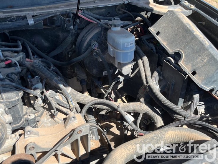 2012-chevrolet-tahoe-image-29