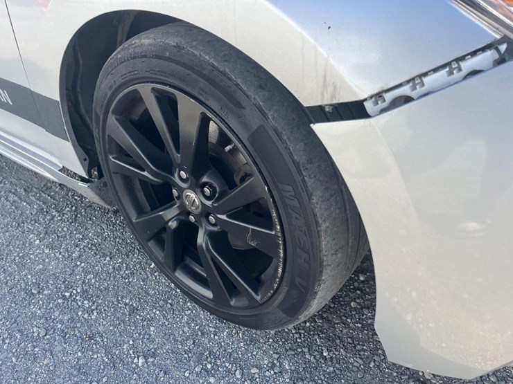 2016-nissan-maxima-4d-sedan-image-16