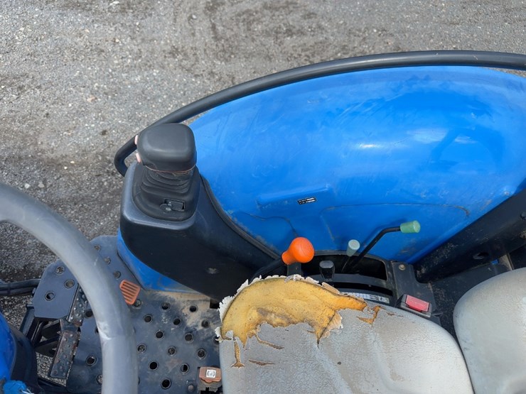 new-holland-workmaster-70-image-15
