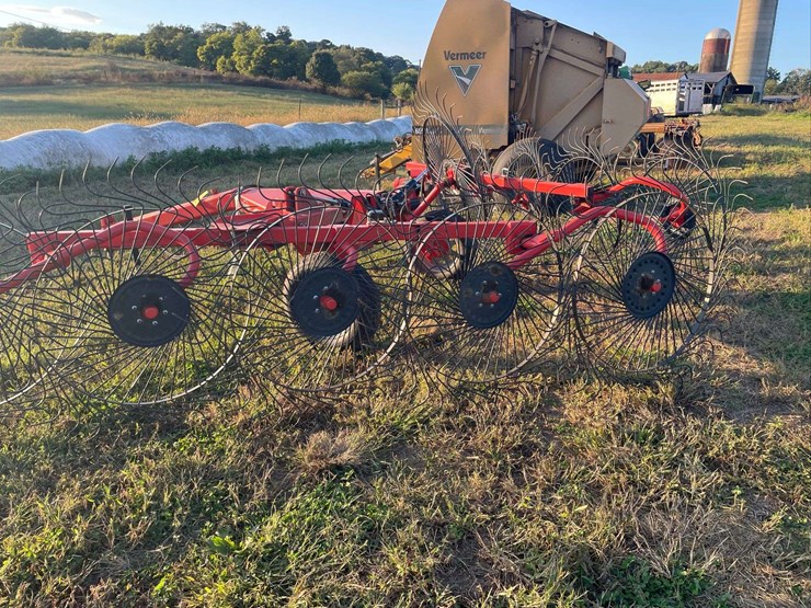 kuhn-10-wheel-speed-rake-image-12