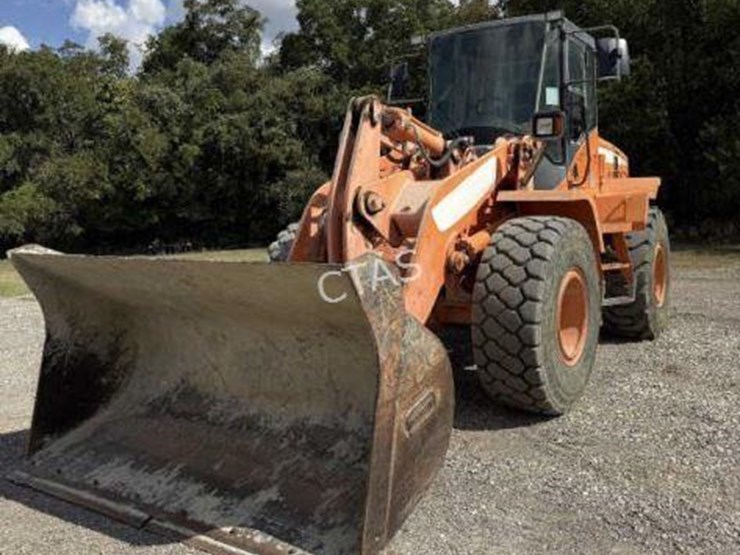 #220-•-doosan-wheel-loader-w/-bucket-image-1