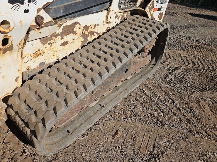 2011-bobcat-t770-image-14