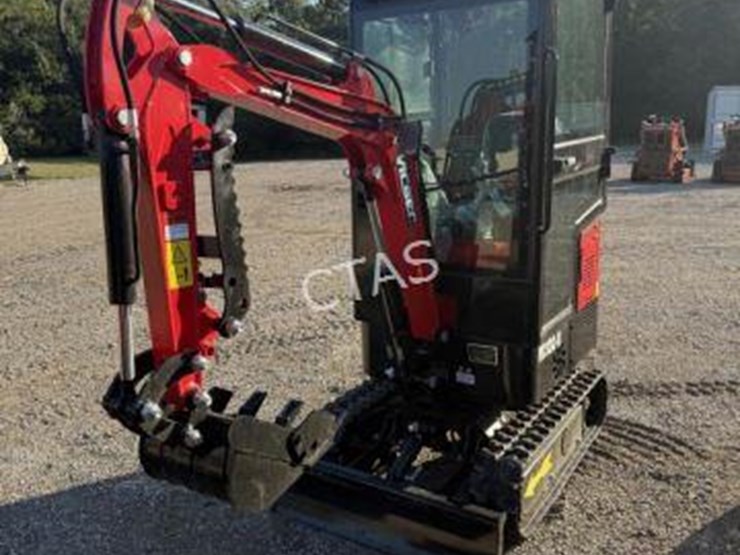 #38-•-mini-excavator---gas---model:-13c-r-image-1