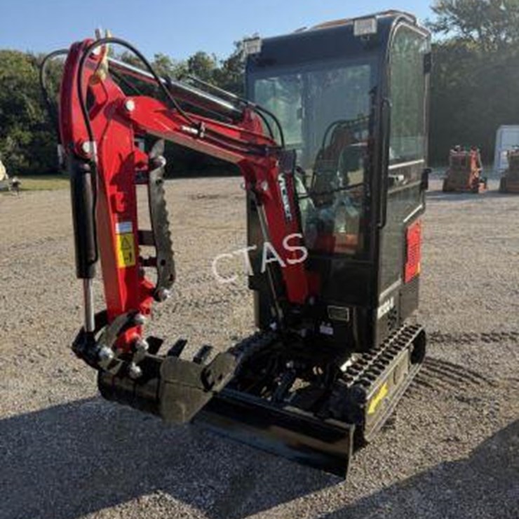 #38 • Mini Excavator - Gas - Model: 13C-R