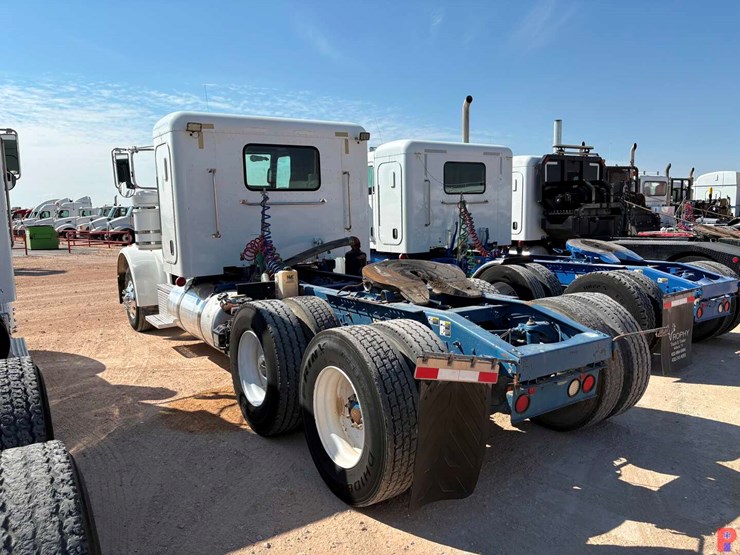 2012-peterbilt-367-image-4