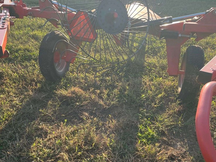 kuhn-10-wheel-speed-rake-image-11