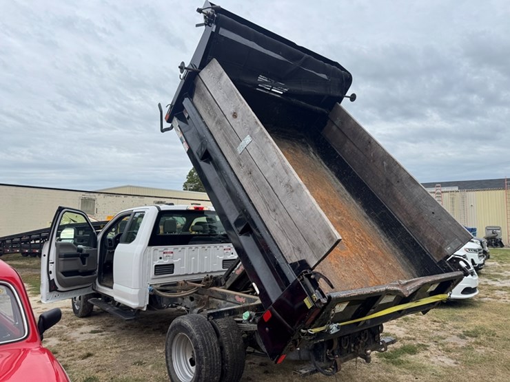 2021-ford-f350-xl-image-7