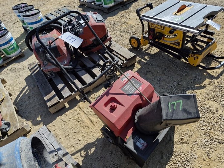 single-stage-snowblower-image-1