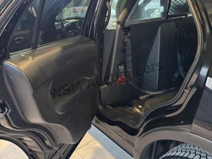 2017-ford-explorer-image-26