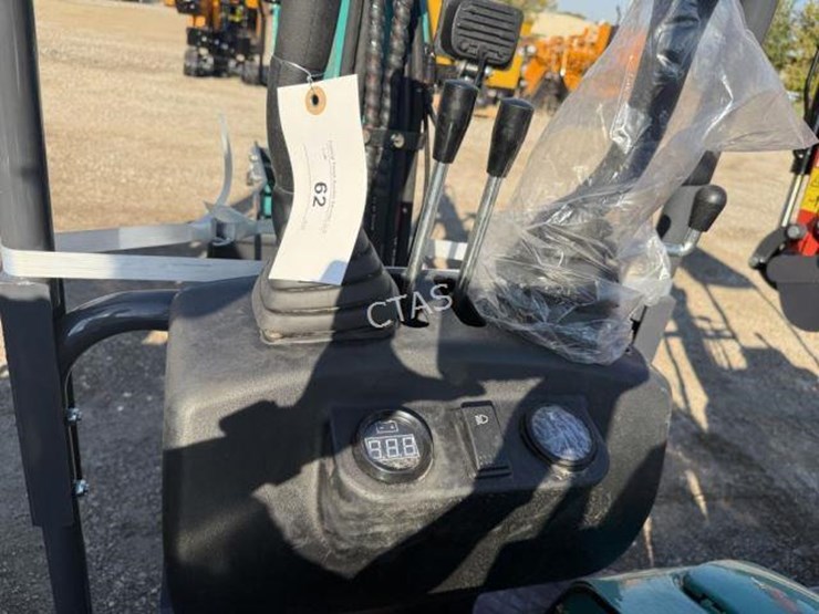 #62-•-mini-excavator---gas---hydraulic-thumb-image-6