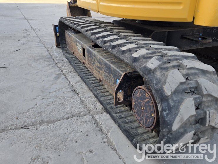 2022-deere-26g-image-19