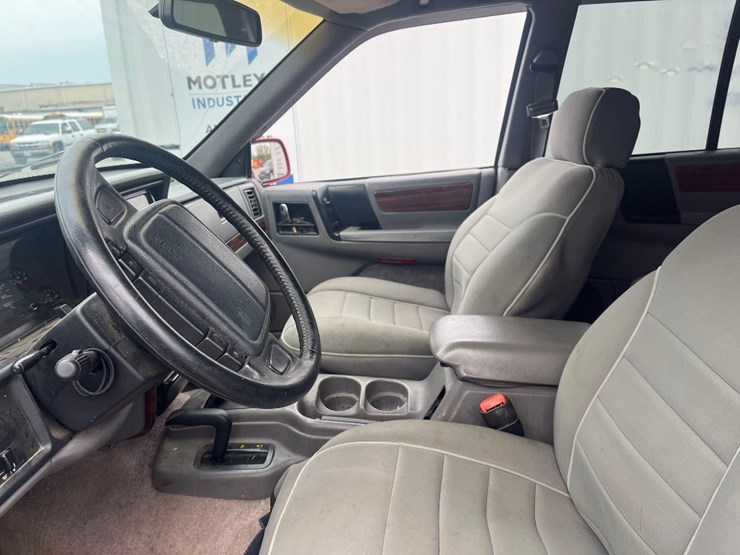 1995-jeep-grand-cherokee-limited-image-7