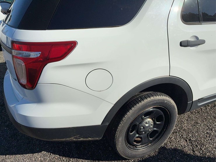 2014-ford-explorer-image-15