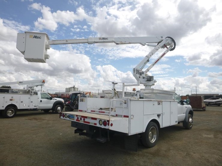 2005-ford-f550-image-21