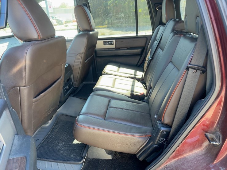 2015-ford-expedition-image-15