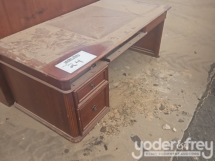 office-desk-image-6