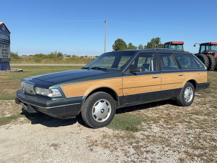 1194-buick-century-woody-station-wagon-image-2