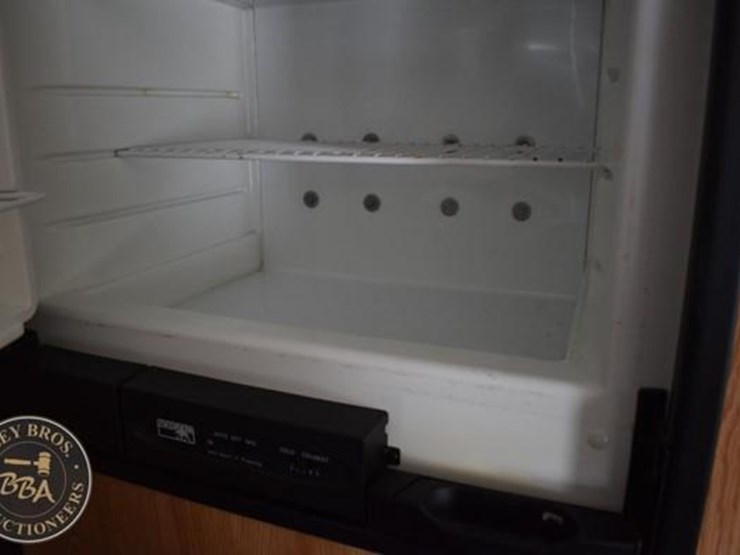 2004-keystone-rv-co-hornet-sport-27bs-38101-image-33