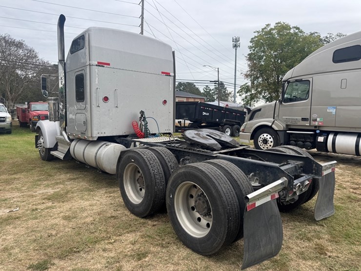 2007-kenworth-w900-image-4