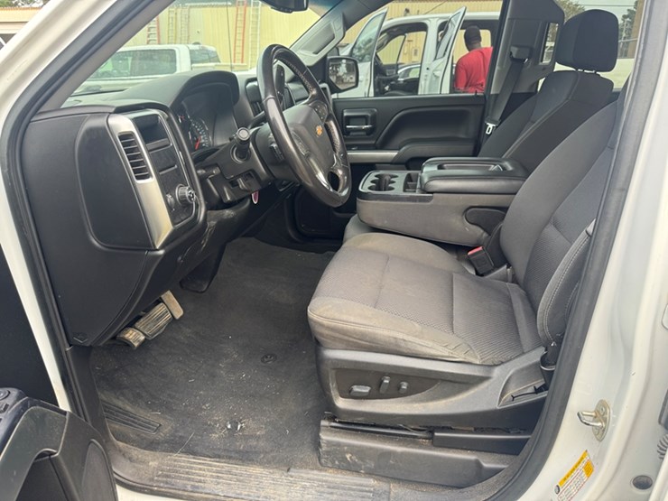 2018-chevrolet-silverado-1500-lt-image-7