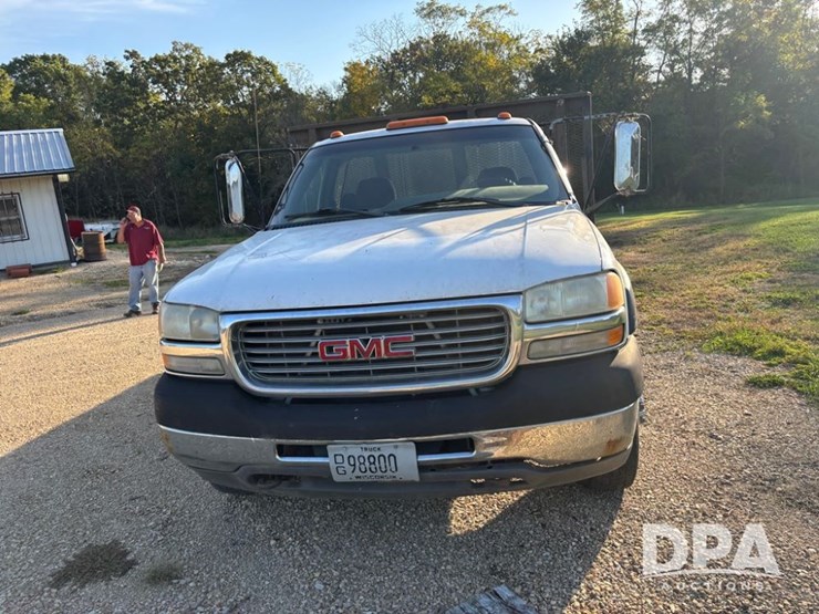 2001-gmc-3500-image-14