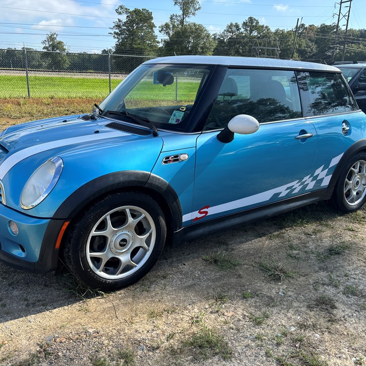 #00483 • 2005 MINI COOPER