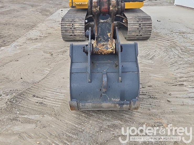 2022-deere-130g-image-12
