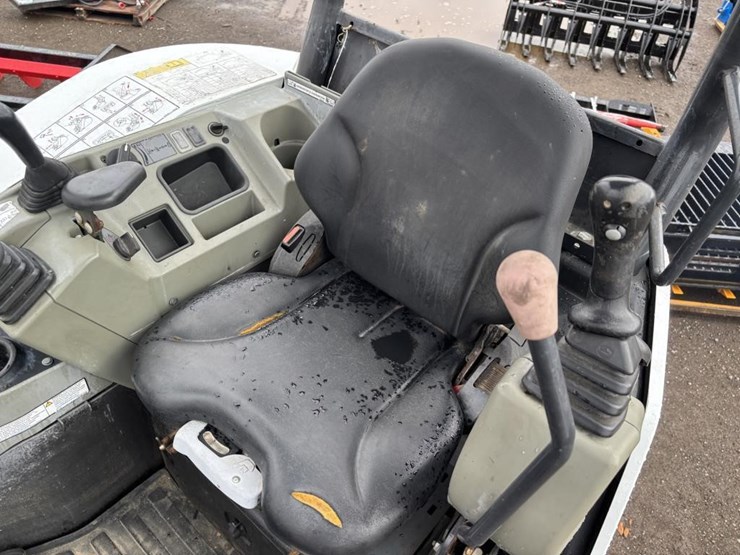 2019-bobcat-e32i-image-27