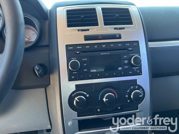 2008-dodge-charger-image-24
