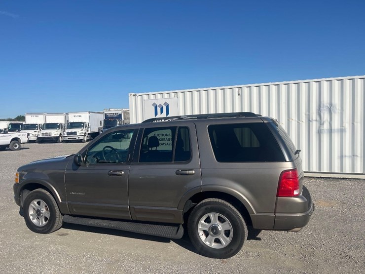 2002-ford-explorer-image-2