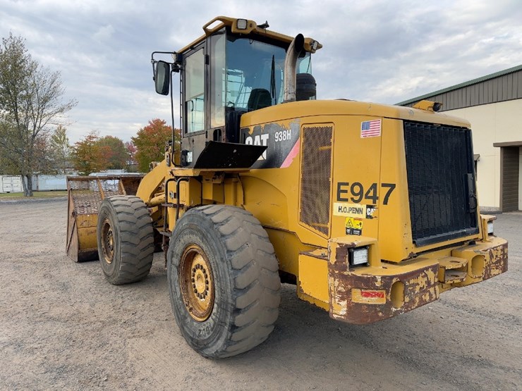 2011-caterpillar-938h-image-3