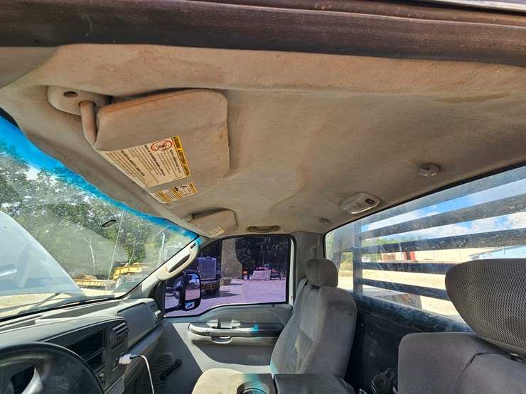 2005-ford-f550-image-39