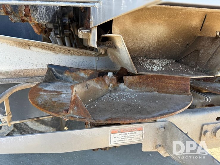 2023-john-deere-800r-image-66