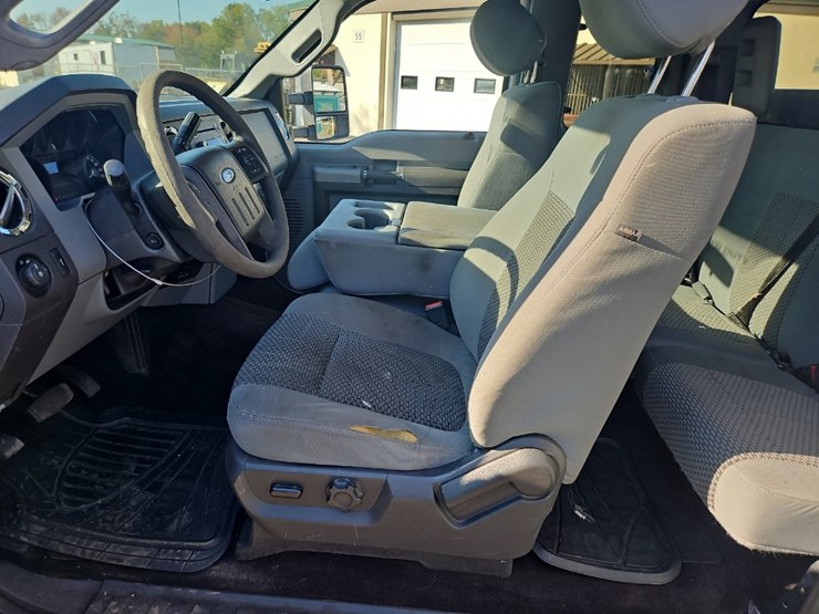 2015-ford-f350-xlt-image-22