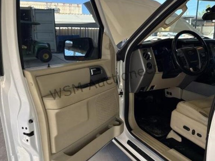 2016-ford-expedition-image-21