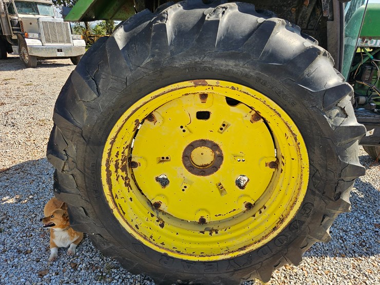 john-deere-3040-image-62