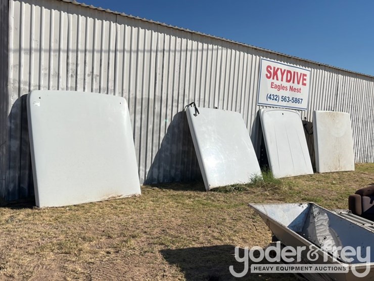 truck-bed-caps-(4-of)-image-1