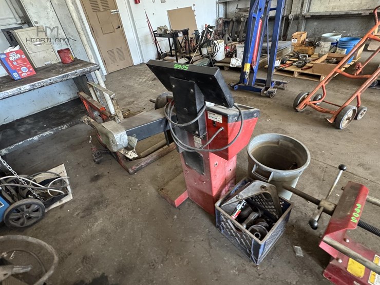 coats-650-direct-drive-wheel-balancer-coats-650-direct-drive-wheel-balancer-image-3