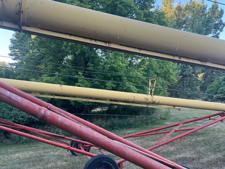 10-x-61-westfield-auger-with-mechanical-swing--hopper-image-22