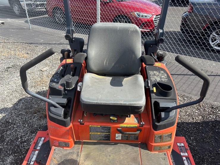 2011-kubota-zg327-image-6