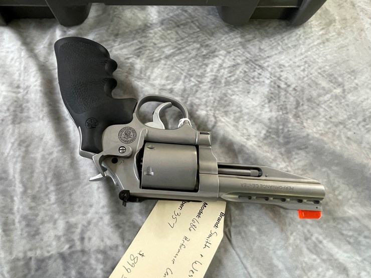 #4033-•-smith-&-wesson-686-performance-center,-sn:-dzc0357-image-7